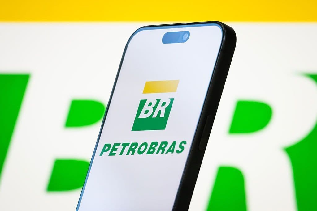 Queda nas ações da Petrobras após cessar-fogo EUA-Israel e Irã