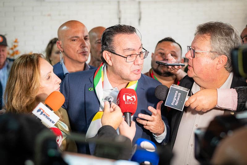 Queda de Augusto Cury nas pesquisas altera estratégia do PT para o segundo turno