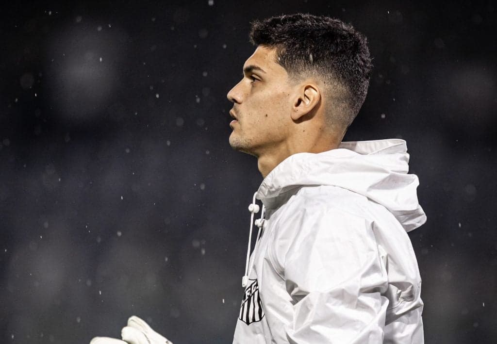 Golkeeper Gabriel Brazão do Santos é operado e desfalcará time até 2027