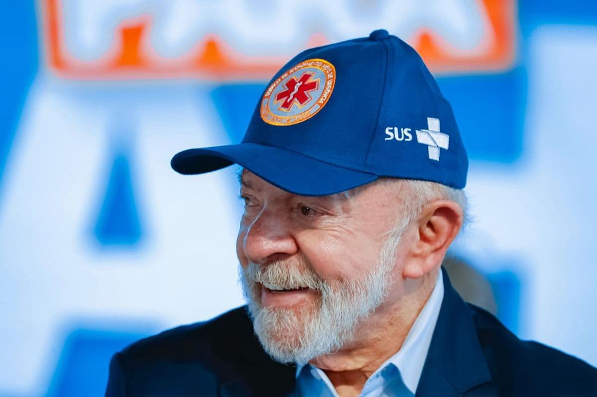 Lula institui Enamed como requisito para médicos no Brasil