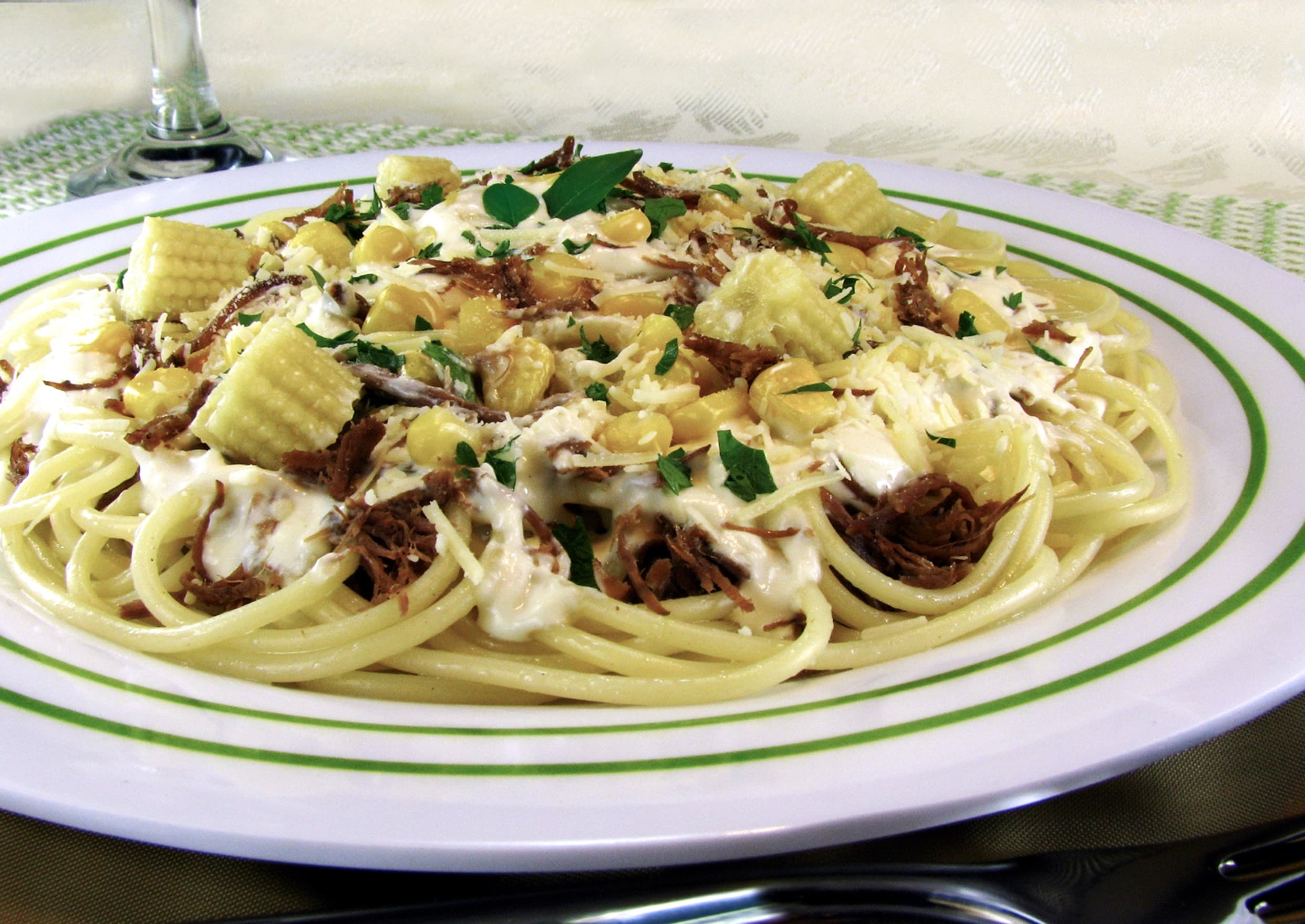 Espaguete ao Creme de Milho com Carne: Uma Receita da Culinária Nordestina