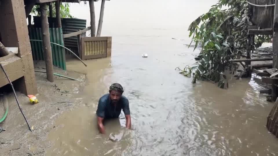 Tempestades em Bangladesh deixam 44 mortos e 1 milhão isolados