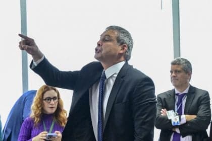 Confusão marca leitura da CPMI do INSS entre Lindbergh Farias e Alfredo Gaspar