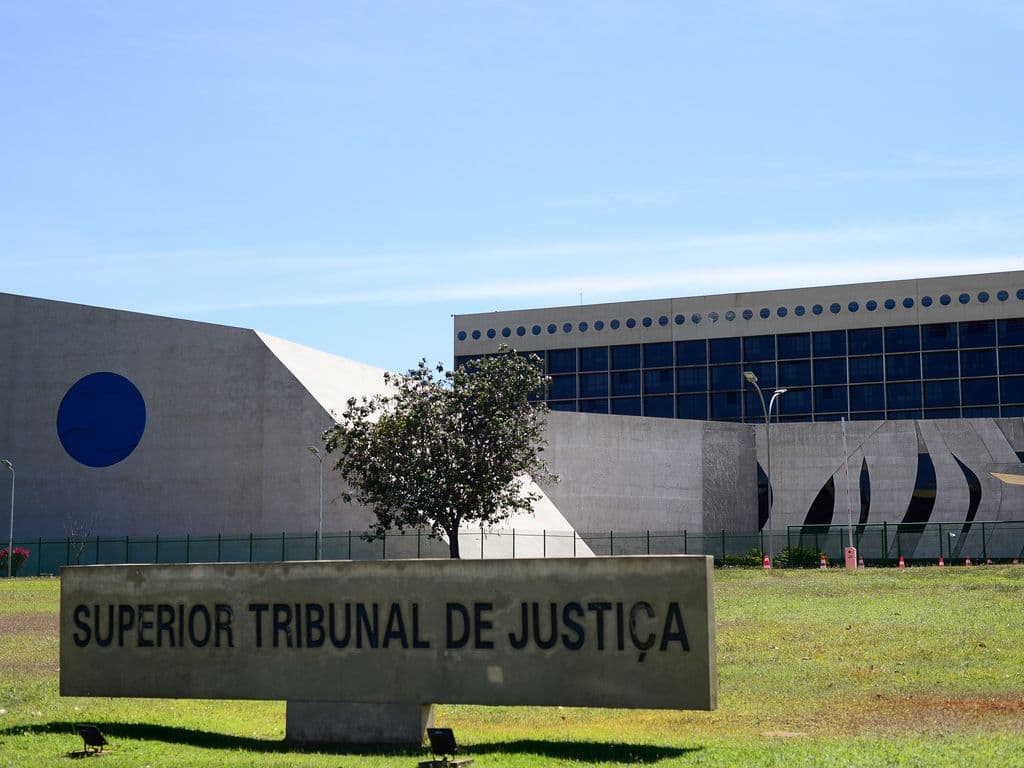 Ex-Assessor do STJ é Detido pela PF em Caso de Venda de Sentenças