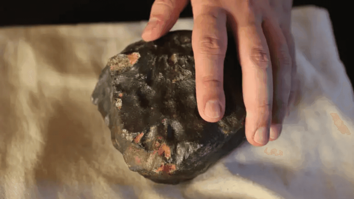 Chuva de meteoritos em Santa Filomena atrai cientistas e colecionadores