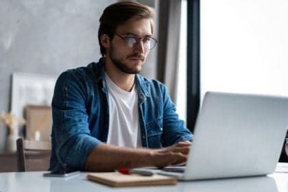Gêmeos: Profissões ideais para os comunicativos e curiosos