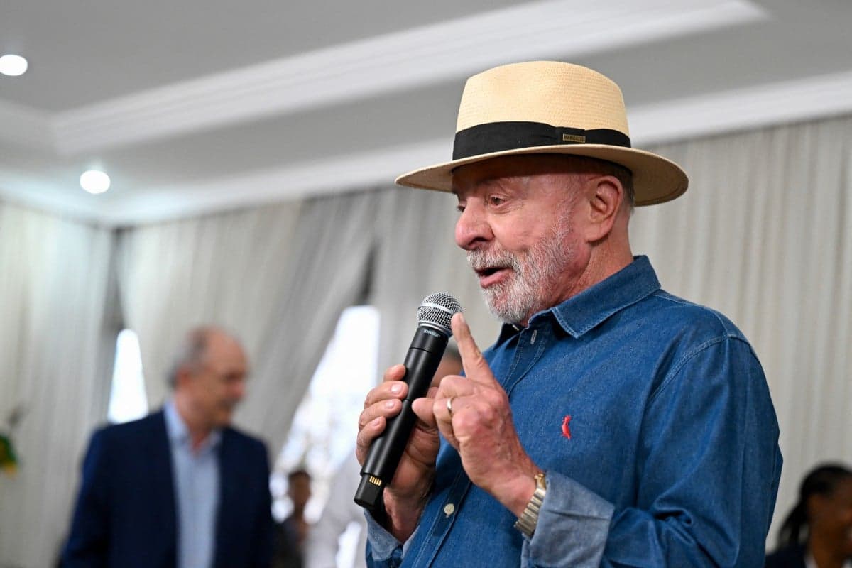 Lula propõe nova modalidade do programa Pé-de-Meia para estudantes universitários