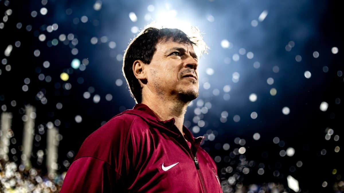 Corinthians mantém Fernando Diniz como técnico após derrota para o Fluminense