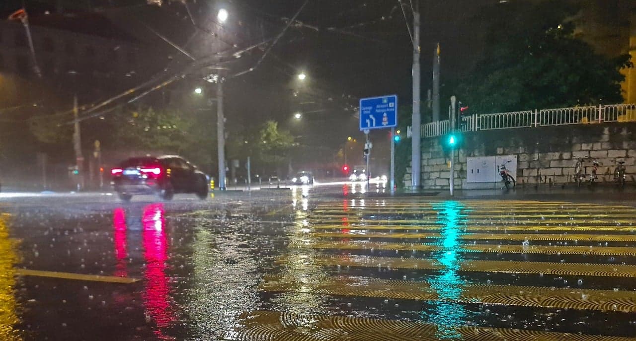 Chuva intensa afeta Sul do Brasil e deve durar até quarta-feira