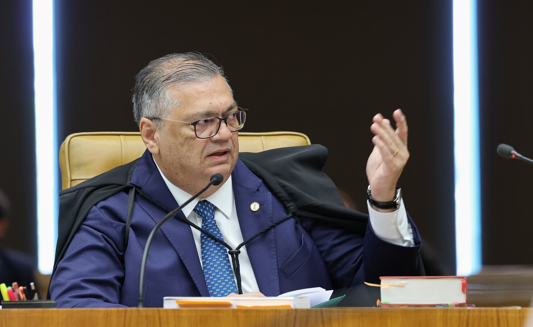 Ministra Cármen Lúcia critica desconfiança da população em relação ao governo