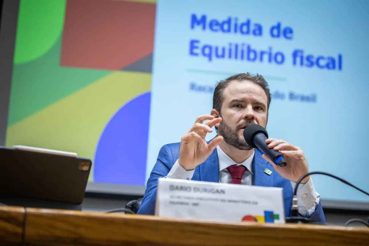 Ministro Dario Durigan aborda novas medidas contra endividamento familiar