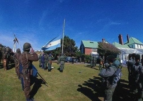 Argentina investiga executivos de empresas de petróleo por crimes ambientais