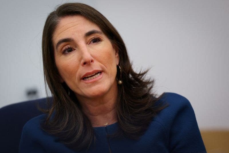 Beth Hammack defende aumento de juros para controlar inflação nos EUA