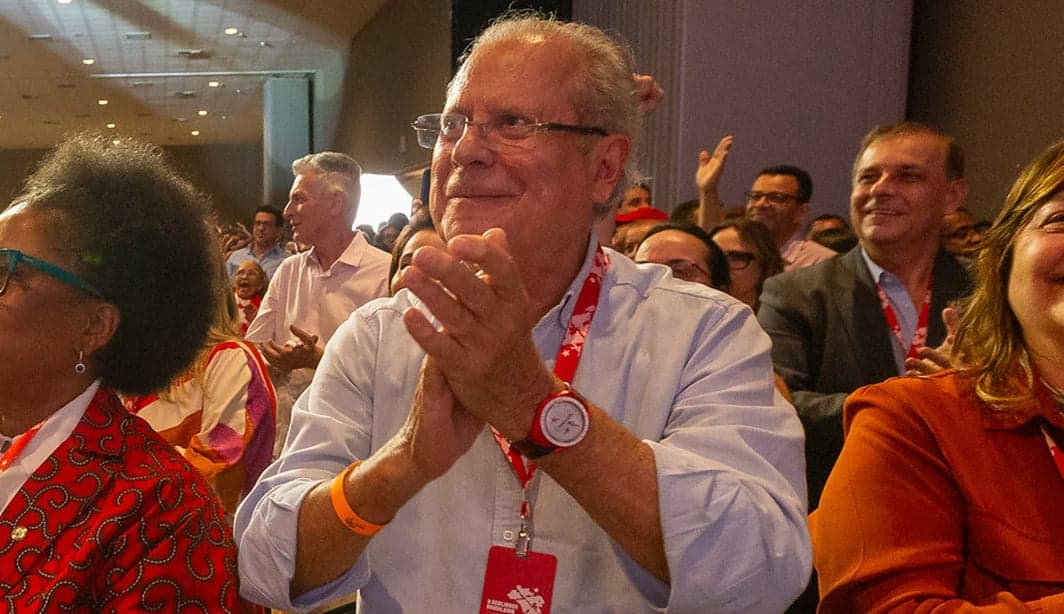 José Dirceu conclui tratamento contra linfoma e se resguarda