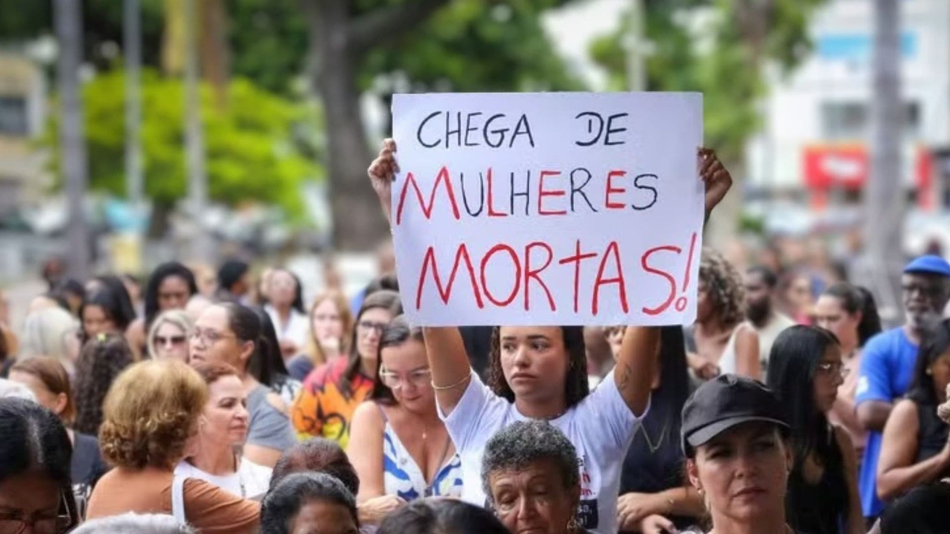 Brasil tem menor taxa de homicídios, mas feminicídios sobem 2025