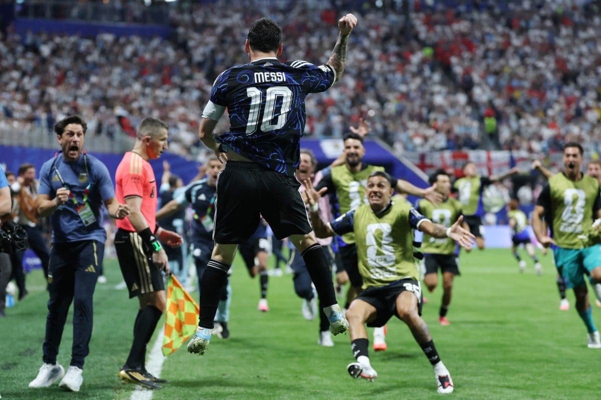 Argentina vence Inglaterra e avança para a final da Copa do Mundo 2026