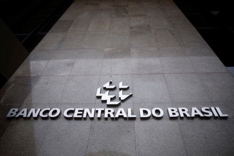 Banco Central realiza leilão de US$ 1 bilhão e swap reverso