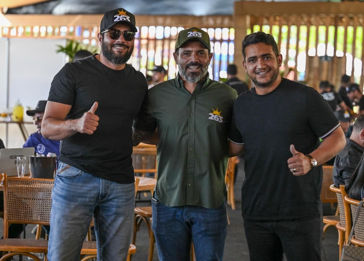 Irmãos Henrique & Juliano faturam R$ 5 milhões em leilão de cavalos