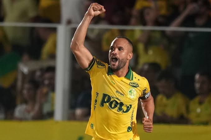Mirassol sofre goleada histórica em casa e liga alerta para sequência do Brasileirão