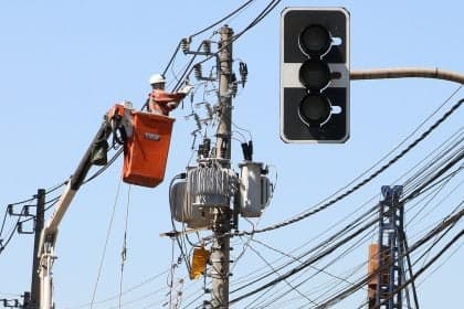 Leilão de transmissão de energia atrai R$ 1,8 bilhão em investimentos