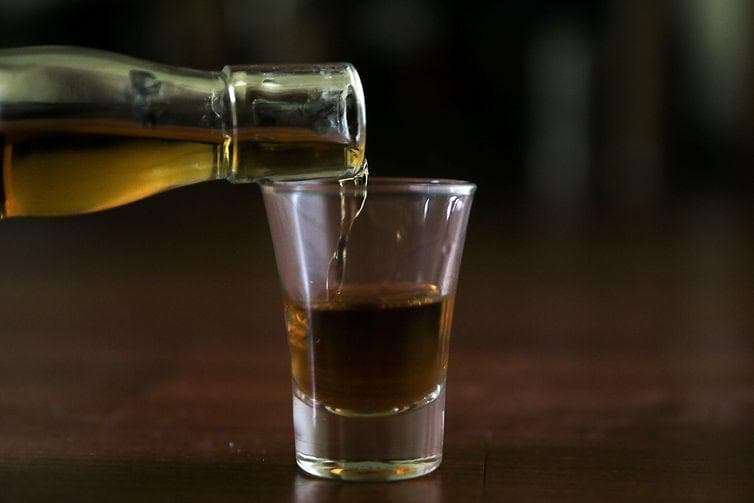 Cachaça brasileira registra crescimento em produção e exportação