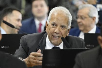 Senado aprova emenda que protege veículos de comunicação