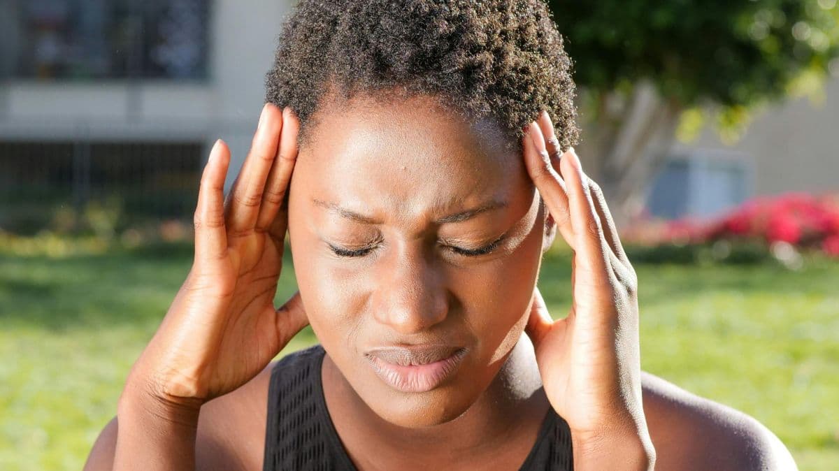 Projeto da UFES oferece tratamento inovador para enxaqueca menstrual