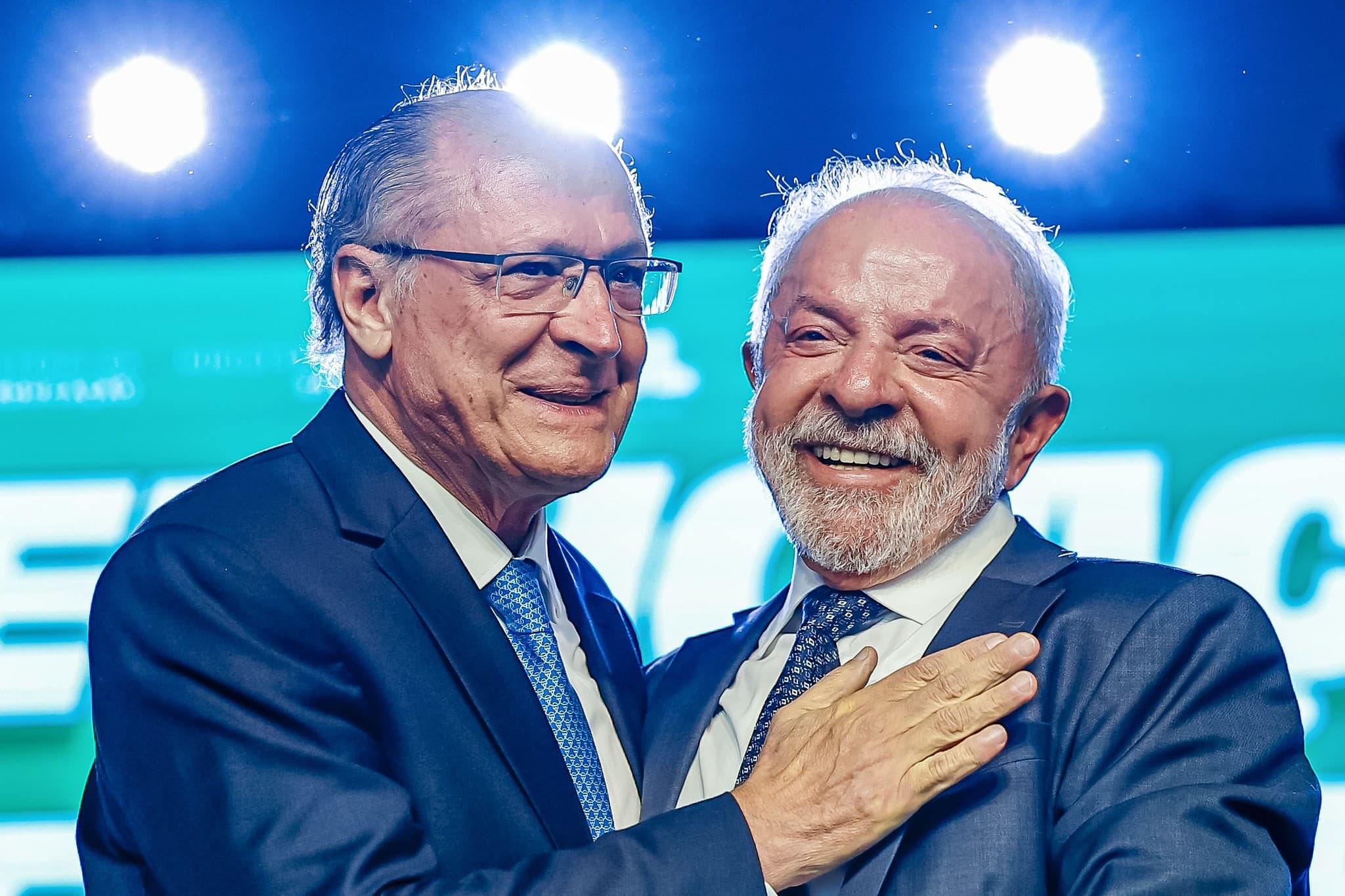 Lula registra candidatura à reeleição com Alckmin como vice