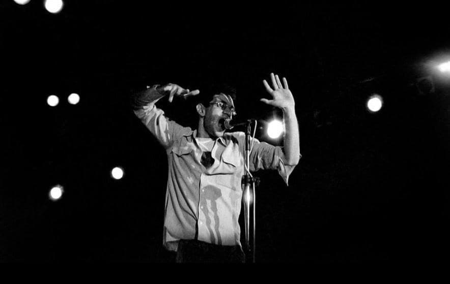 Renato Russo completa 30 anos de falecimento e sua música permanece viva