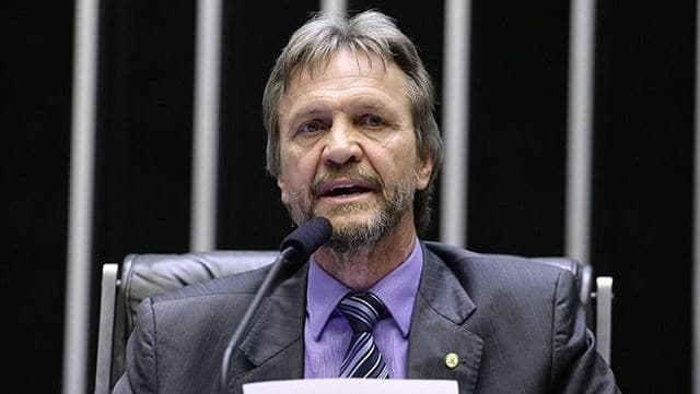 Pedro Uczai desmaia e adia votações na Câmara dos Deputados
