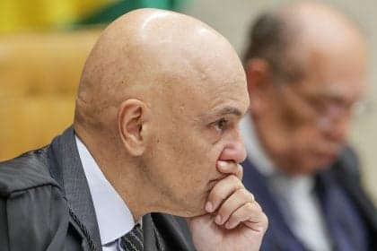 Moraes impõe prazo à CGU sobre investigações de joias de Bolsonaro