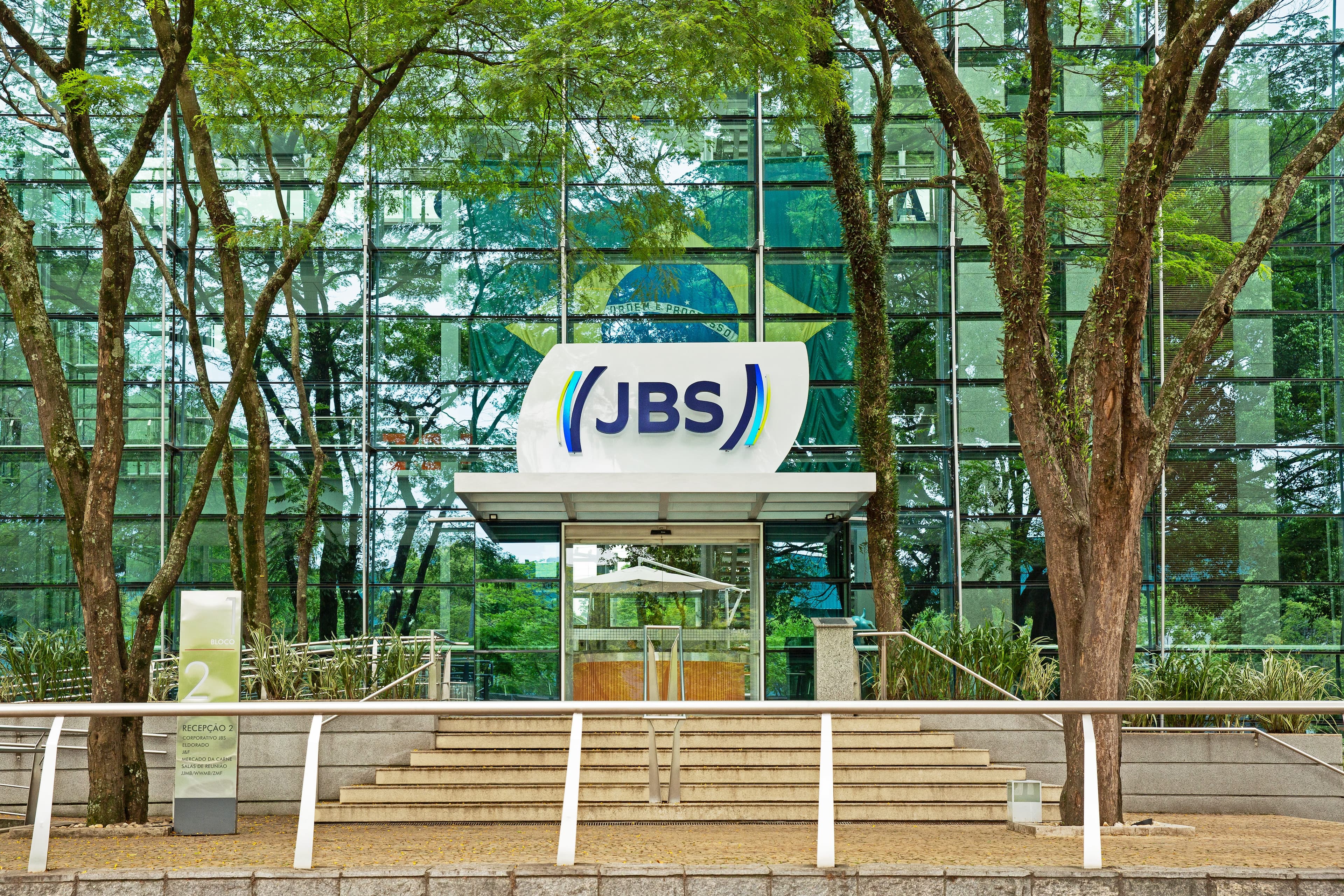 JBS Retoma Emissão de Títulos em Dólar com Expectativa de US$ 1 Bilhão