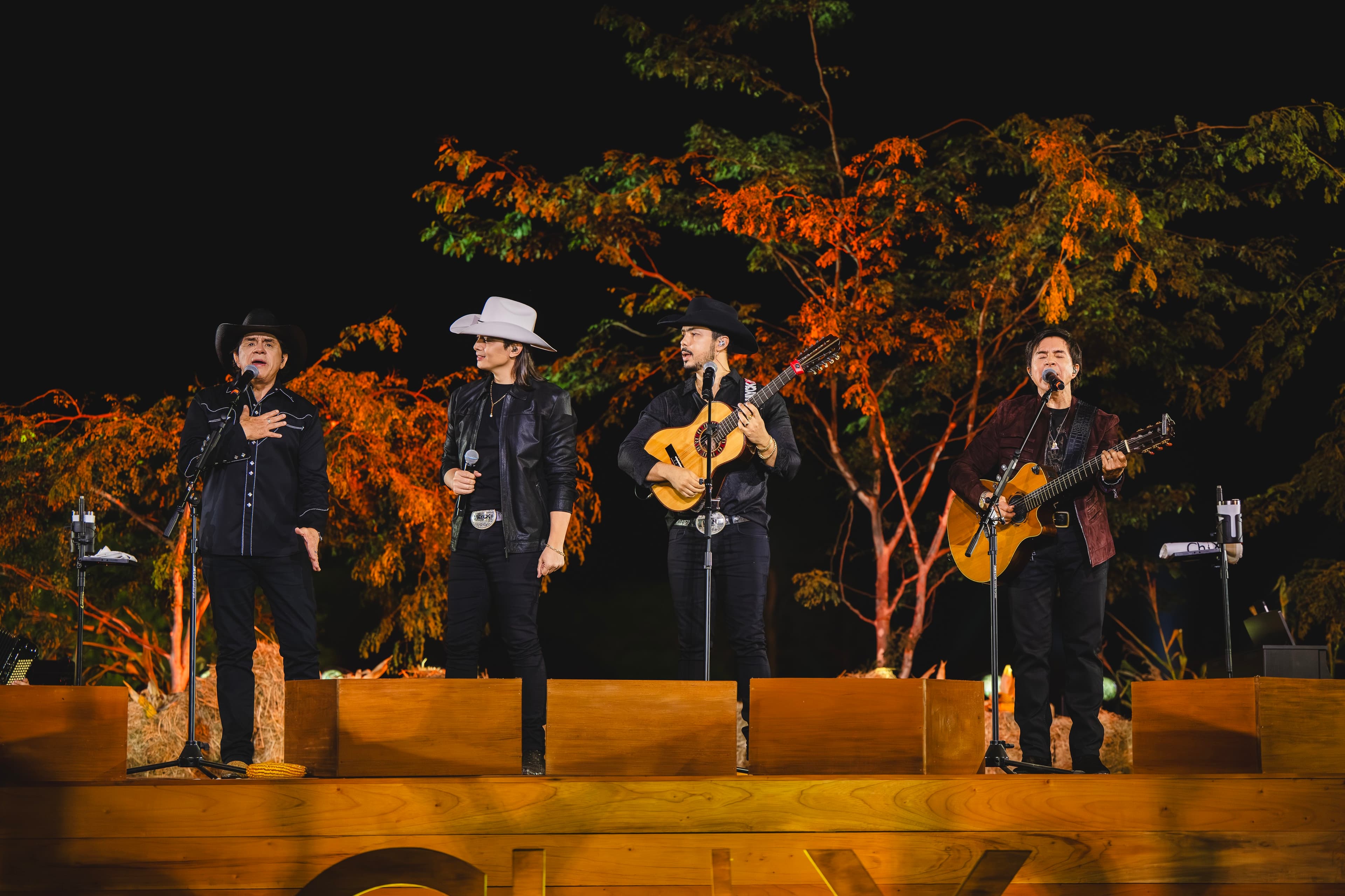 Chitãozinho e Xororó apresentam show Meninos de Roça em São Paulo