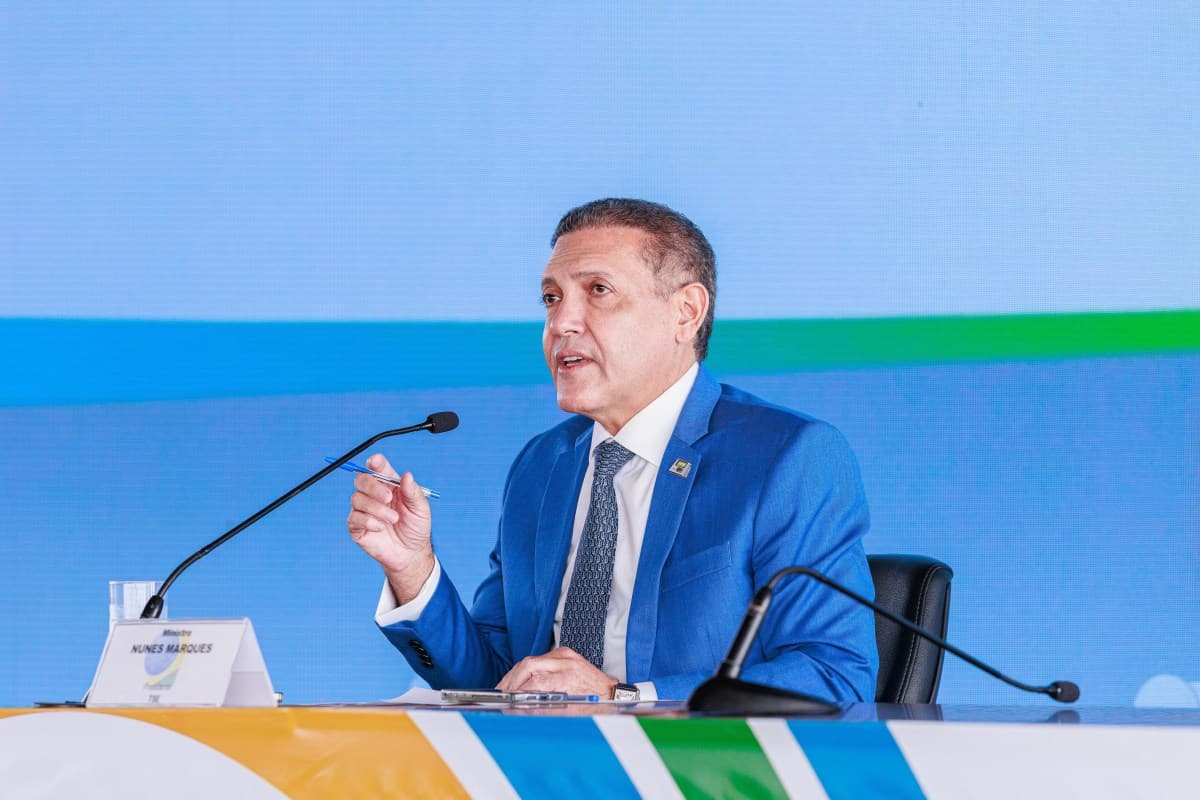 Presidente do TSE alerta sobre mensagens sensacionalistas antes do segundo turno