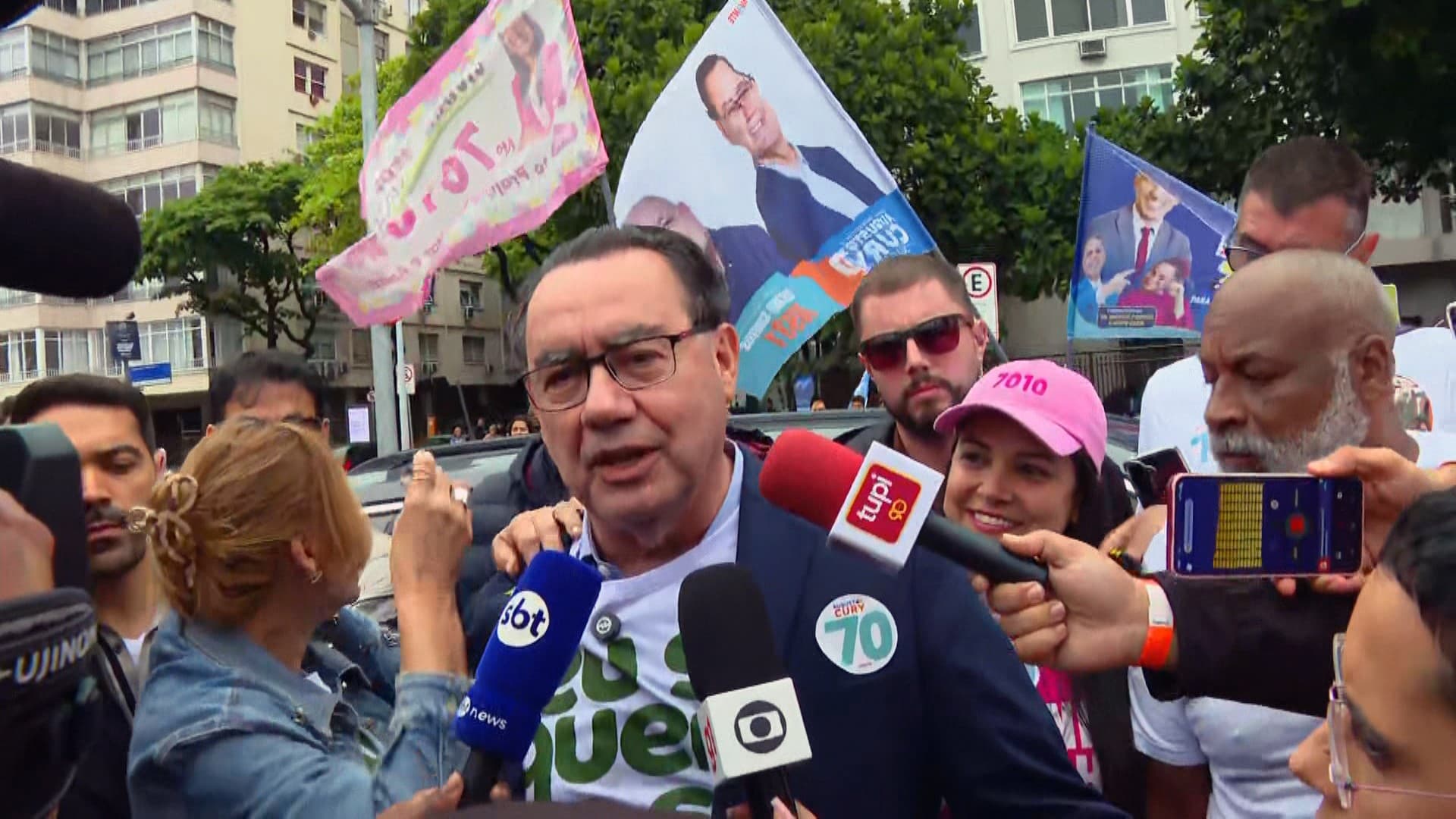 Augusto Cury realiza ato de campanha em Copacabana