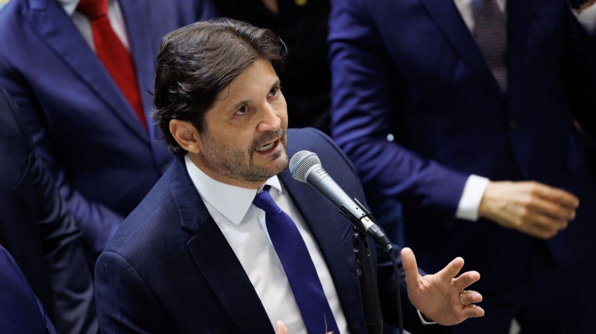 André do Prado anuncia Eduardo Bolsonaro como suplente ao Senado