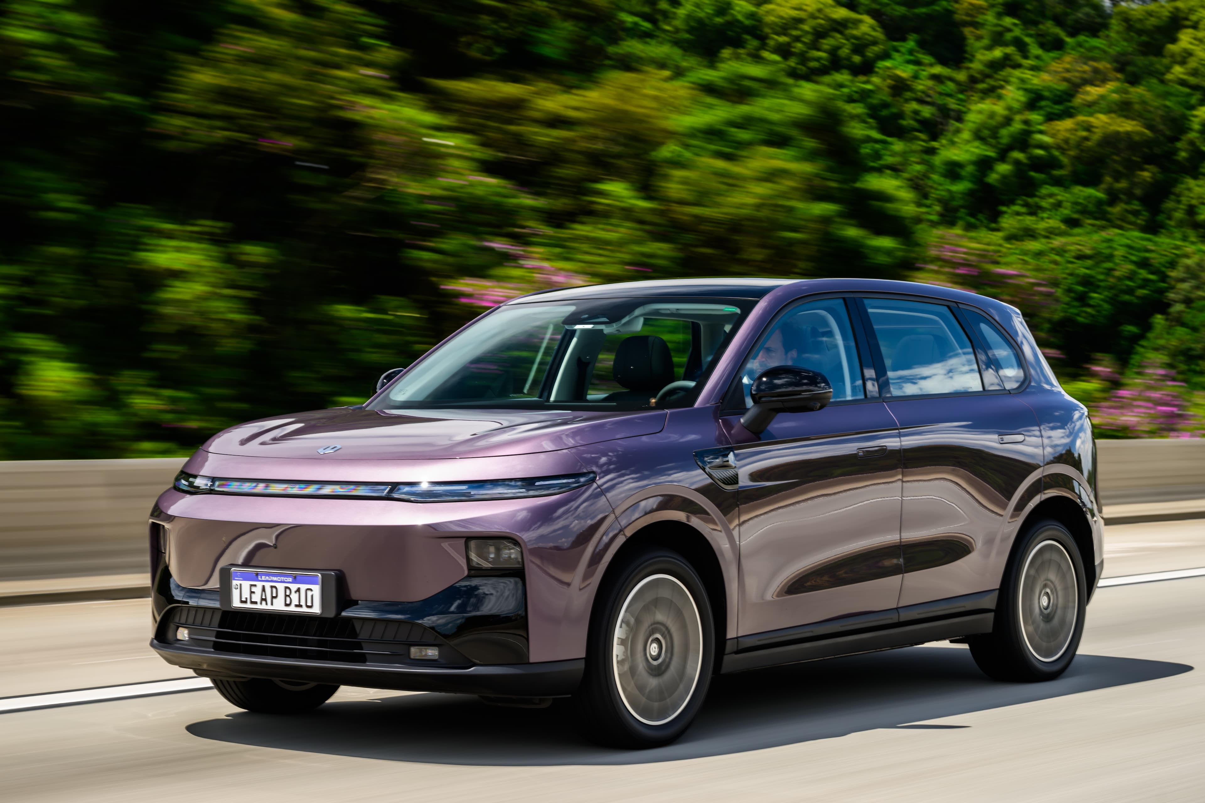 Leapmotor B10: SUV elétrico destaca tecnologia, mas peca na autonomia