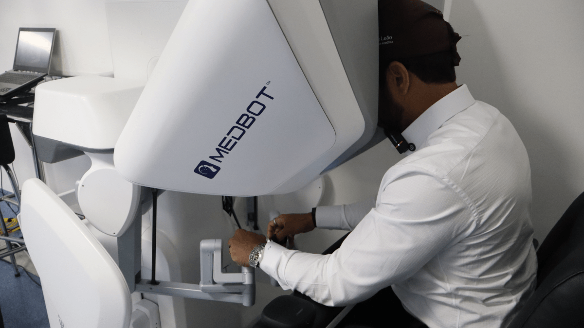 Brasil realiza primeira telecirurgia robótica para tumores renais
