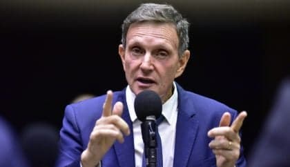 Crivella retoma candidatura ao Senado após liminar do TSE