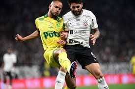 Futebol: Confronto Intenso na Luta Contra o Rebaixamento no Brasileirão