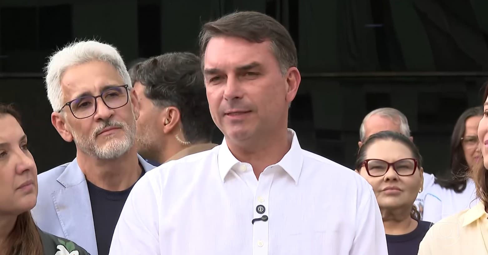 Flávio Bolsonaro declara apoio à PEC que altera escala de trabalho 6x1