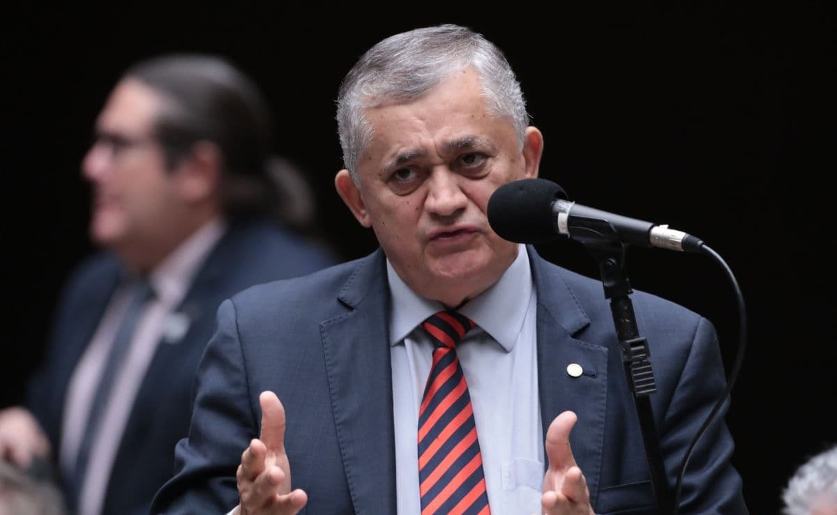 José Guimarães assume Secretaria de Relações Institucionais após saída de Gleisi Hoffmann