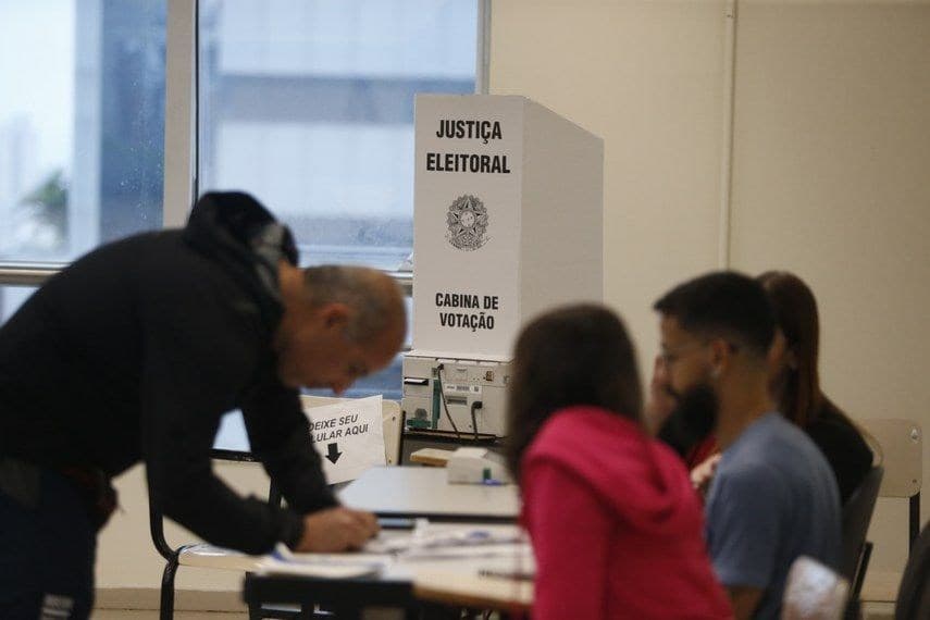 Código Eleitoral estabelece penalidades para quem não votar