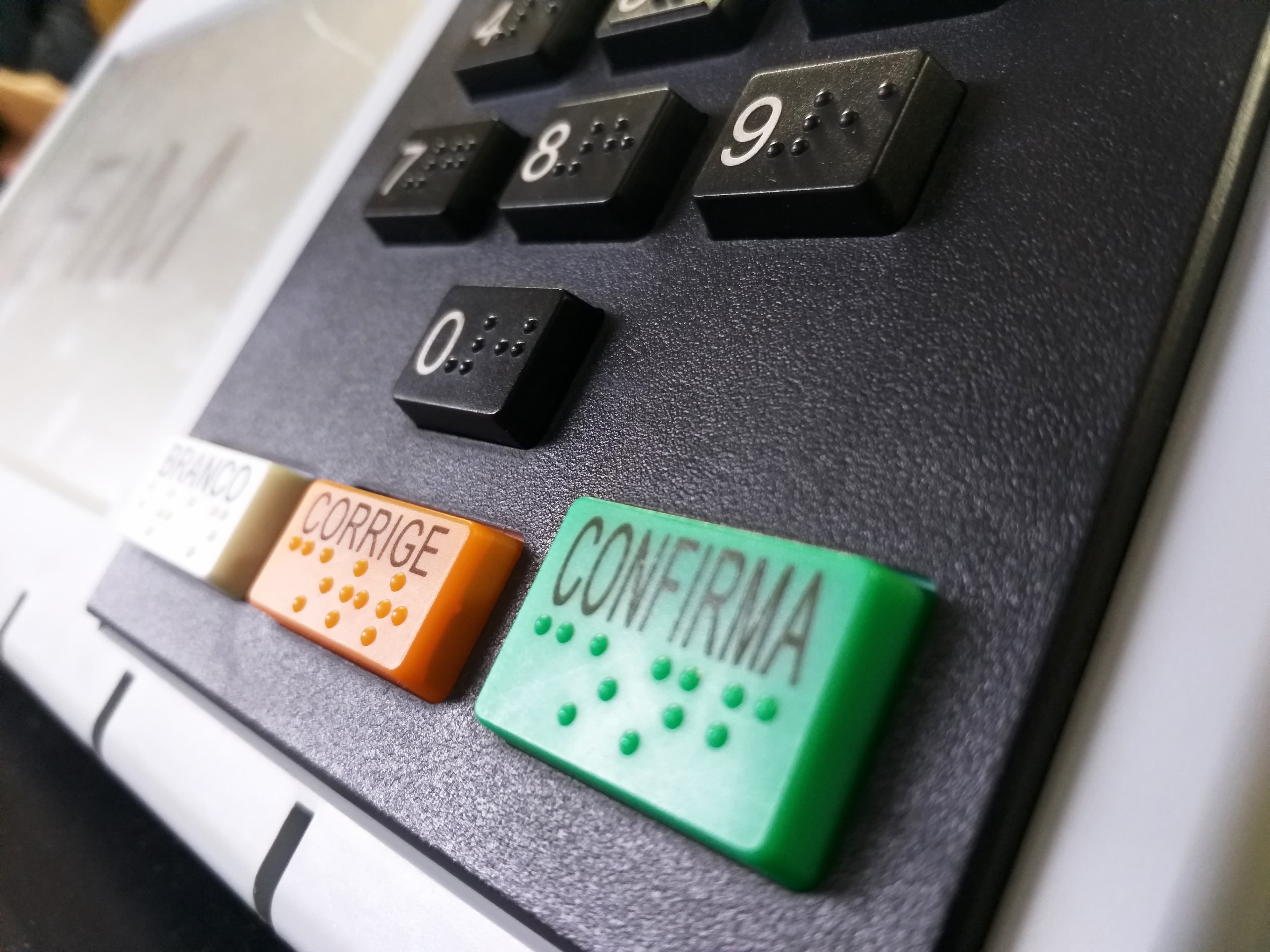 Candidatura sem partido é ilegal no Brasil, afirma STF