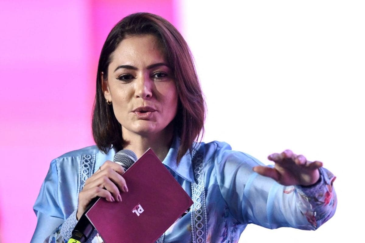 Michelle Bolsonaro é internada com enxaqueca refratária no DF