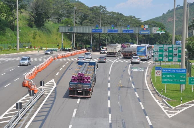 Motoristas com TAG eletrônica ganham descontos em pedágios federais