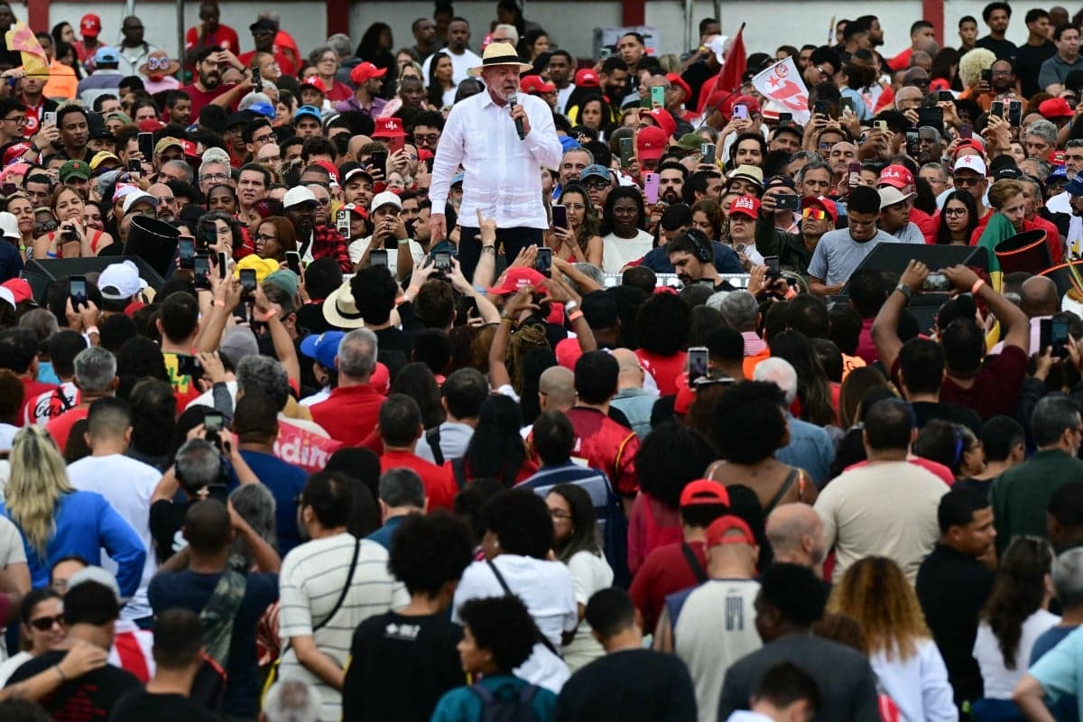 Lula promete recuperar território fluminense do crime organizado