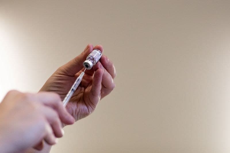 Senadores divulgam dados falsos sobre riscos de aborto em vacinas