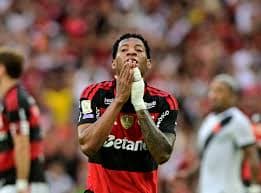 flamengo aguarda retorno de plata e critica lentidão em sua reapresentação