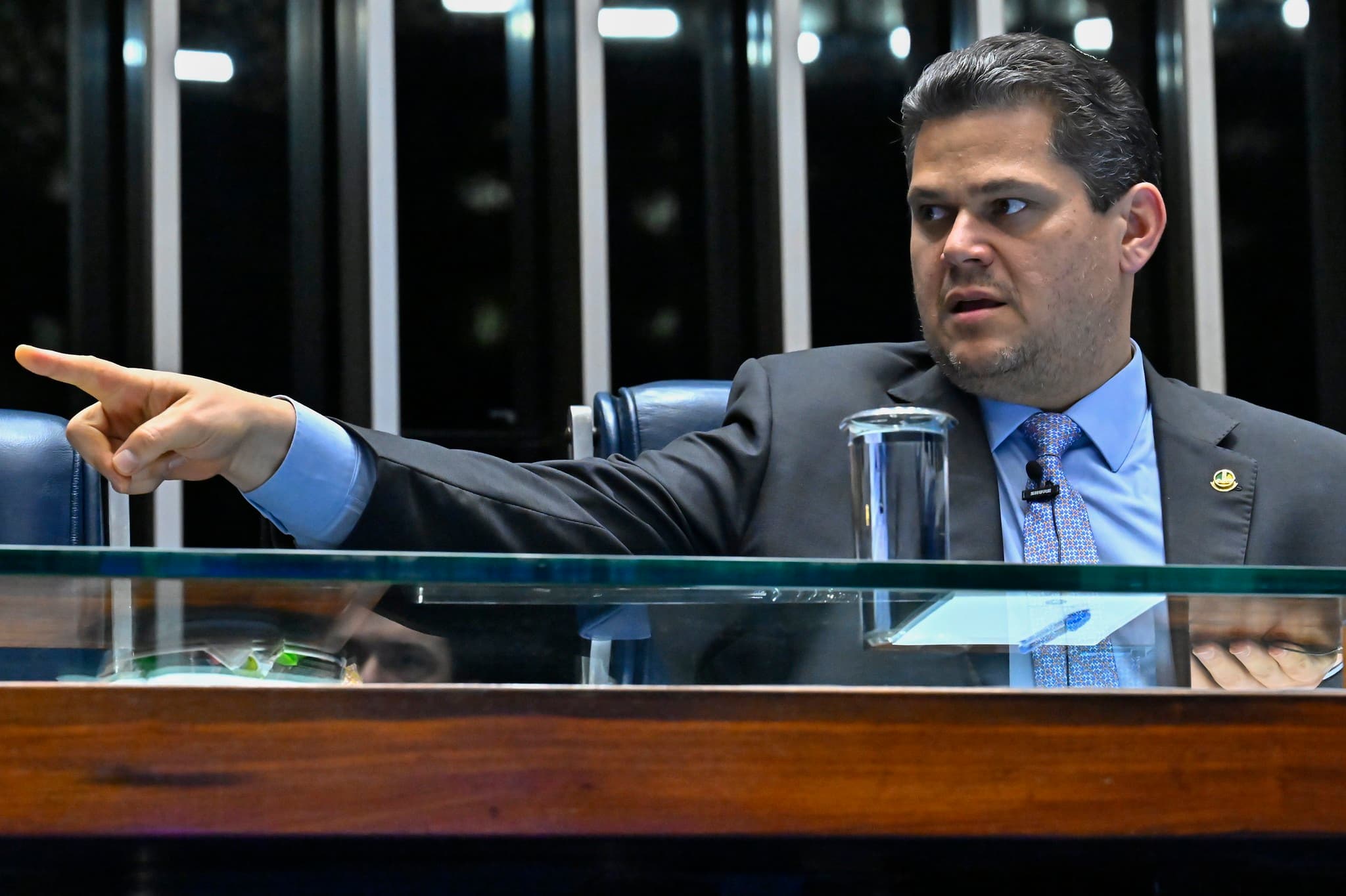 Davi Alcolumbre disputa presidência do Senado com Rogério Marinho